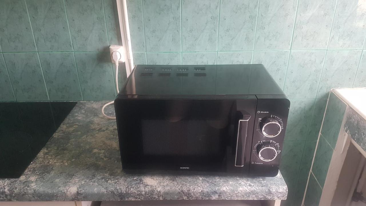 New Cheap Private Room, Kitchen , Overwieuw Sea,Tram On Spot, 12 Minutes From Nice Train Station With Tram , Beach In 17 Min Tram , Chambre Privee Pas Cher, Cuisine Equipee , Tram Sur Place, Apercu Mer, 12 Min De La Gare De Nice Avec Le Tram, 17 Min Exterior photo