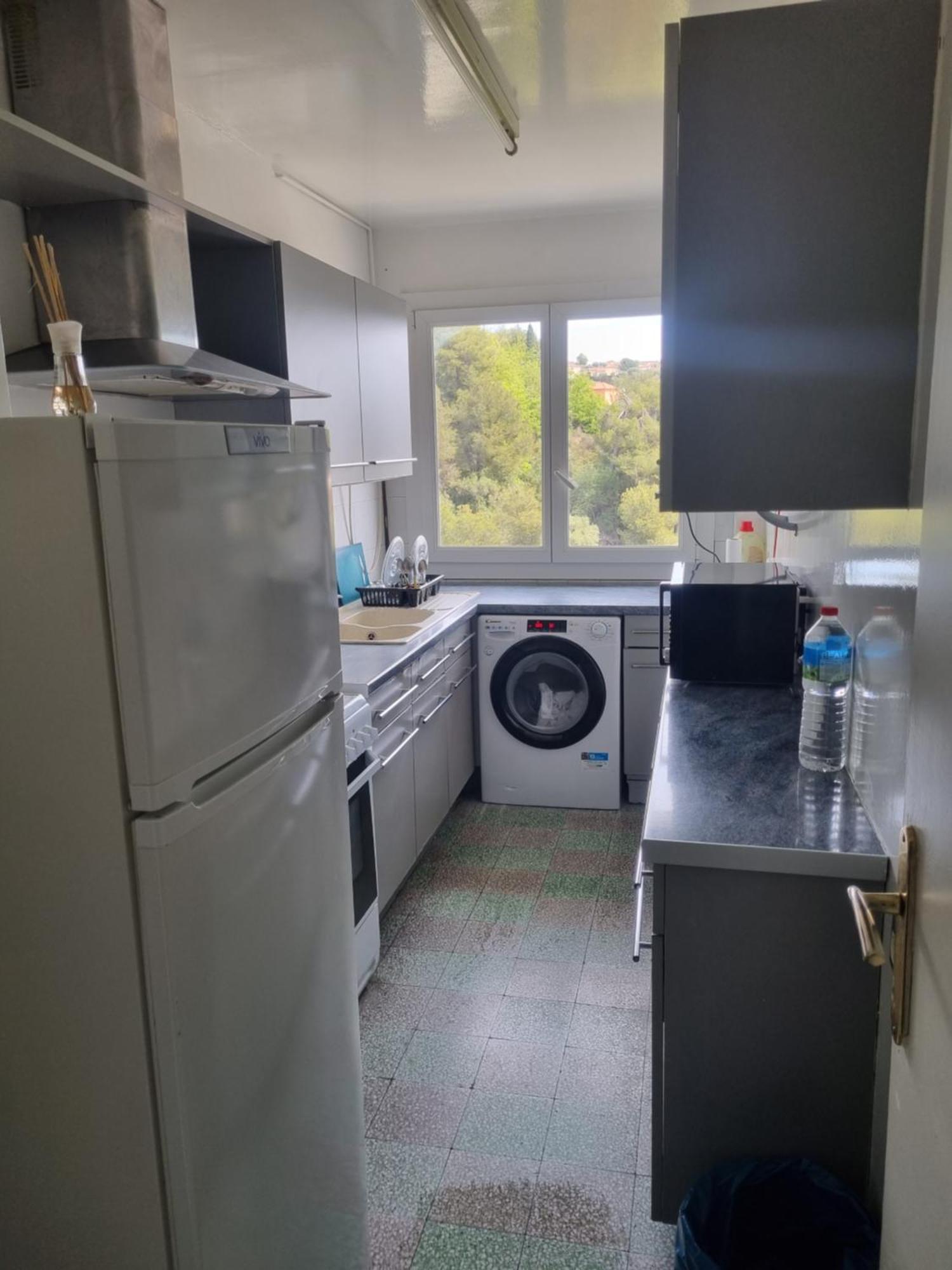 New Cheap Private Room, Kitchen , Overwieuw Sea,Tram On Spot, 12 Minutes From Nice Train Station With Tram , Beach In 17 Min Tram , Chambre Privee Pas Cher, Cuisine Equipee , Tram Sur Place, Apercu Mer, 12 Min De La Gare De Nice Avec Le Tram, 17 Min Exterior photo